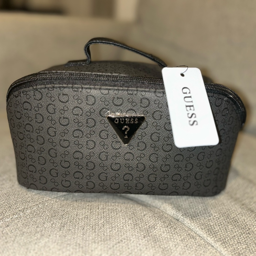 GUESS Black Logo Pattern Toiletry Case